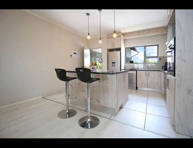 3 BEDROOM APARTMENT FOR SALE IN NORTH RIDING